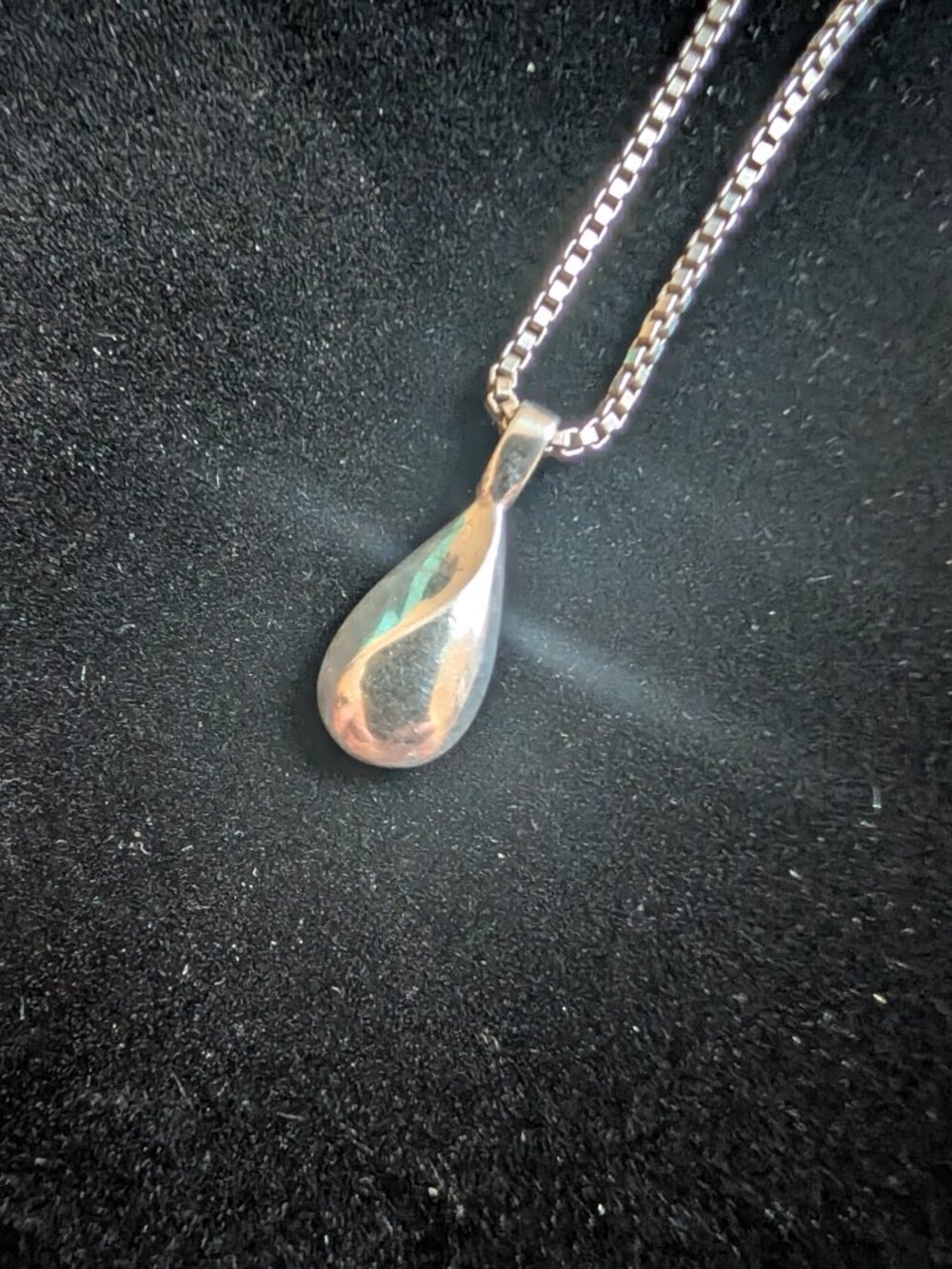 Women's Vintage Sterling Silver Tear Drop Pendant with Box Chain 20"